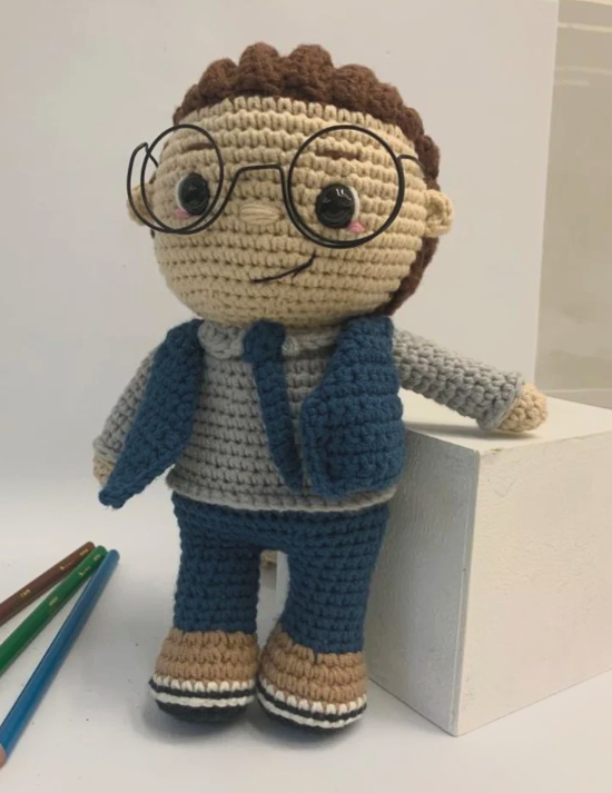 Boneco masculino personalizado amigurumi (envie foto)